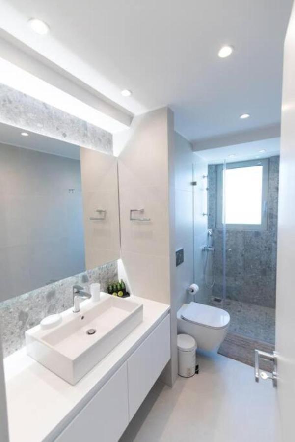 Bright Apartment In The New Building Atina Dış mekan fotoğraf